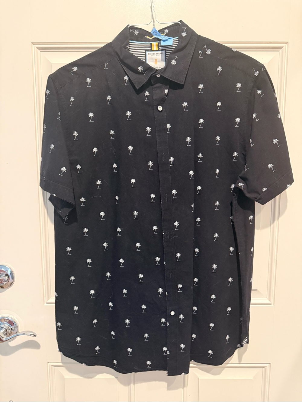 Denim & Flower Black Short-Sleeve Button Down Shirt with White Palm Print